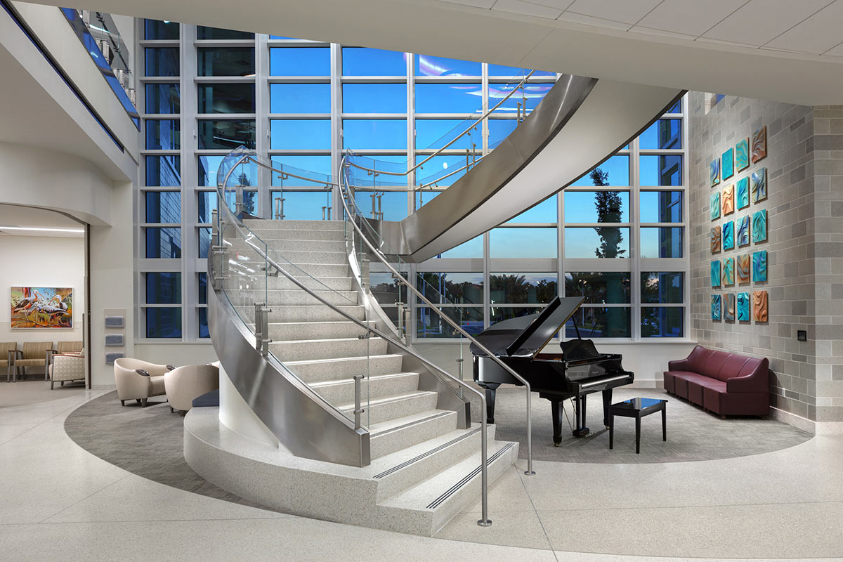 Read more about the article Circular Staircases – Ascending with Style